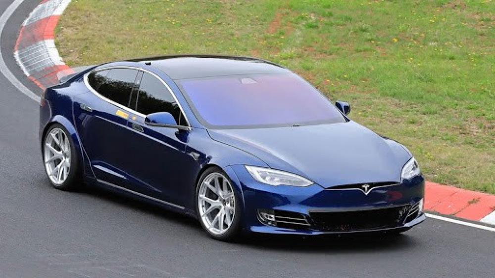Tesla Model S Plaid troppo complessa per essere realizzata