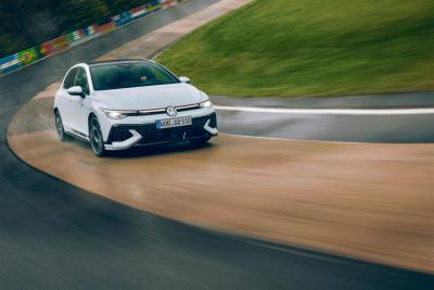 Volkswagen Golf GTI Clubsport 2024: da 0 a 100 km/h in 5,6 secondi