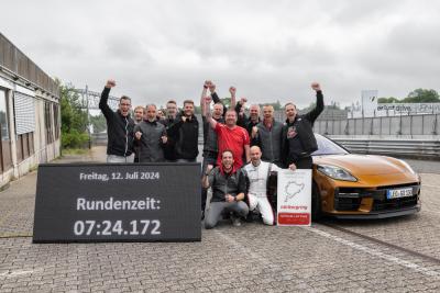Nuovo record al Nürburgring Nordschleife per la Porsche Panamera